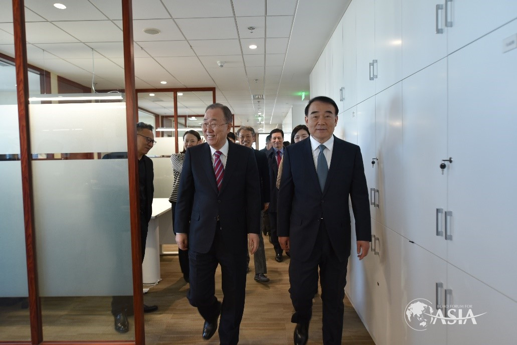 潘基文理事长视察博鳌亚洲论坛秘书处(图2)