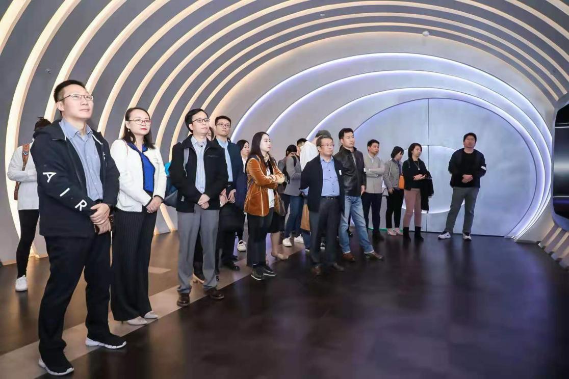 博鳌亚洲论坛“媒体圈”湾区科技行参访华为和腾讯深圳总部(图4)
