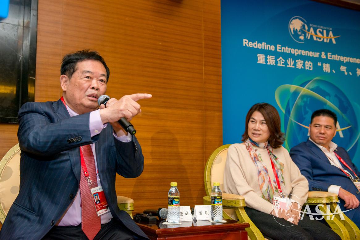 曹德旺（福耀玻璃董事长）在 重振企业家的“精、气、神”CEO圆桌发言