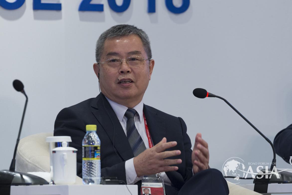 李扬（国家金融与发展实验室理事长）在美国经济的结构性挑战分论坛发言