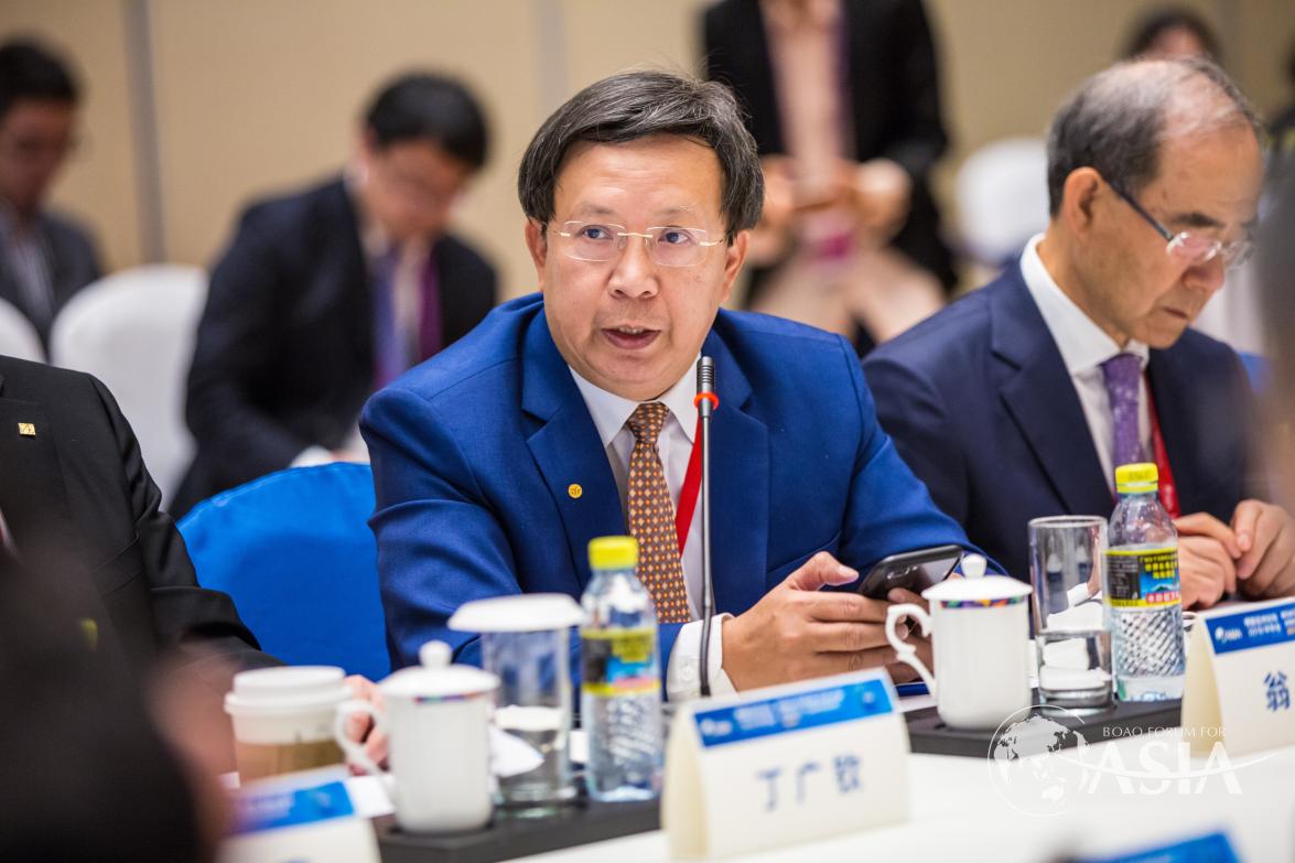 翁文祺（永丰金融控股股份有限公司董事长）在新时期扩大两岸经济合作的路径与方向两岸企业家圆桌发言