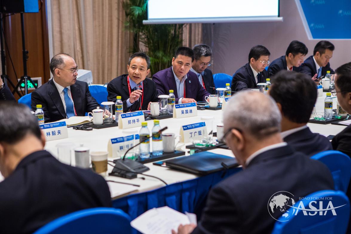 吴国迪（中国国际能源集团控股有限公司董事局主席）在新时期扩大两岸经济合作的路径与方向两岸企业家圆桌发言