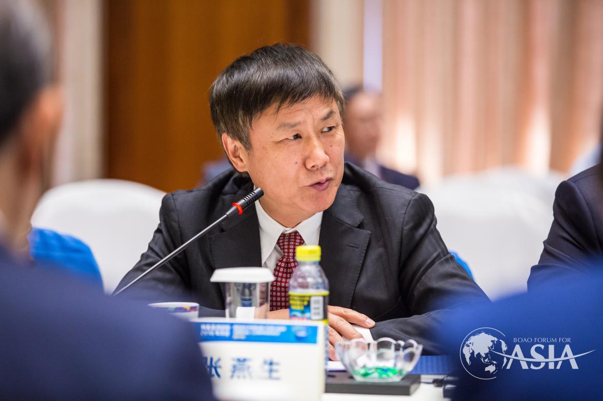 张燕生（中国国际经济交流中心首席研究员）在新时期扩大两岸经济合作的路径与方向两岸企业家圆桌发言