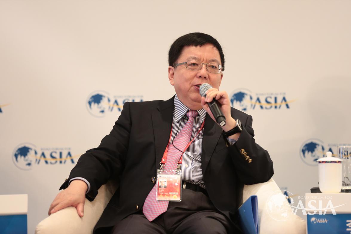 LI Jiange（Chairman of the Board of Trustees of Sun Yefang Foundation，Vice Chairman, Central Huijin Investment Co., Ltd，Chancellor, Guangdong Technion Israel Institute of Techonology？） speaks at The Future of Education session