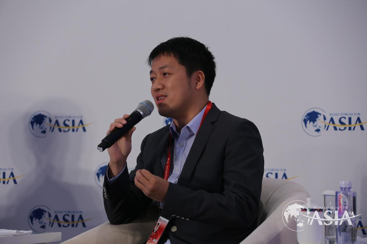 HUANG Wei（CEO, Zhuanzhuan.com）speaks at Defining the Sharing Economy Session
