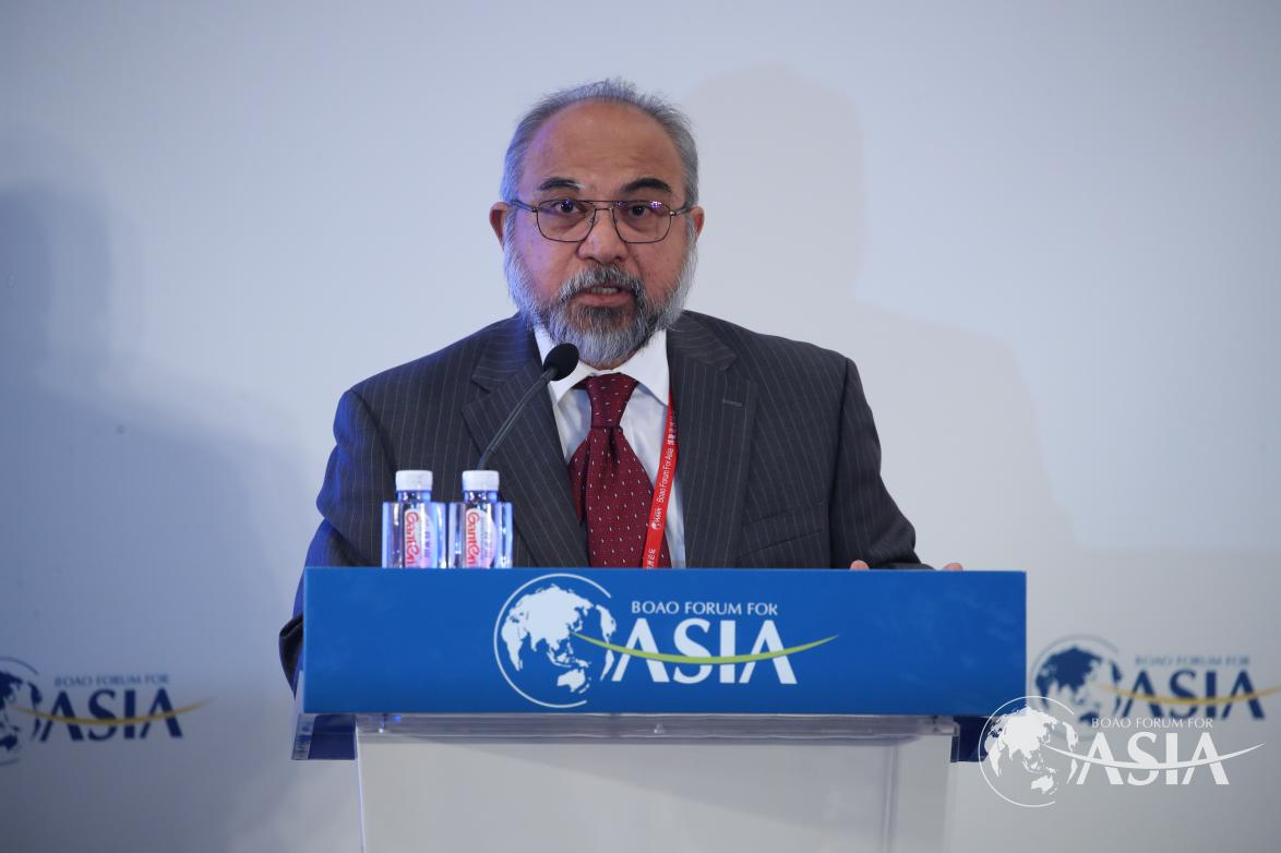 RASTAM Mohd Isa（Chairman, Institute of Strategic and International Studies, Malaysia）speaks at  21st Century Maritime Silk Road & Common Development of the Greater South China Sea Region  Session 
