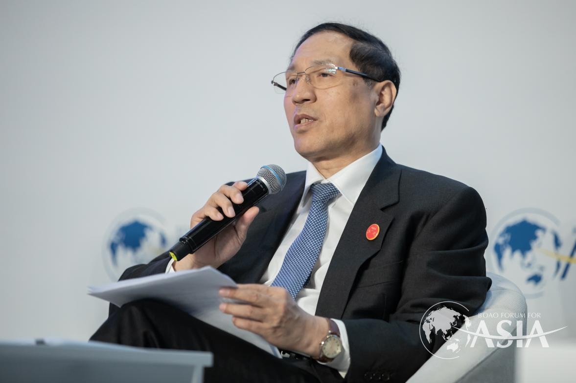 ZHENG Zhijie（Vice Chairman & President, China Development Bank）speaks at Belt & Road: Building “Road” for Globalization session