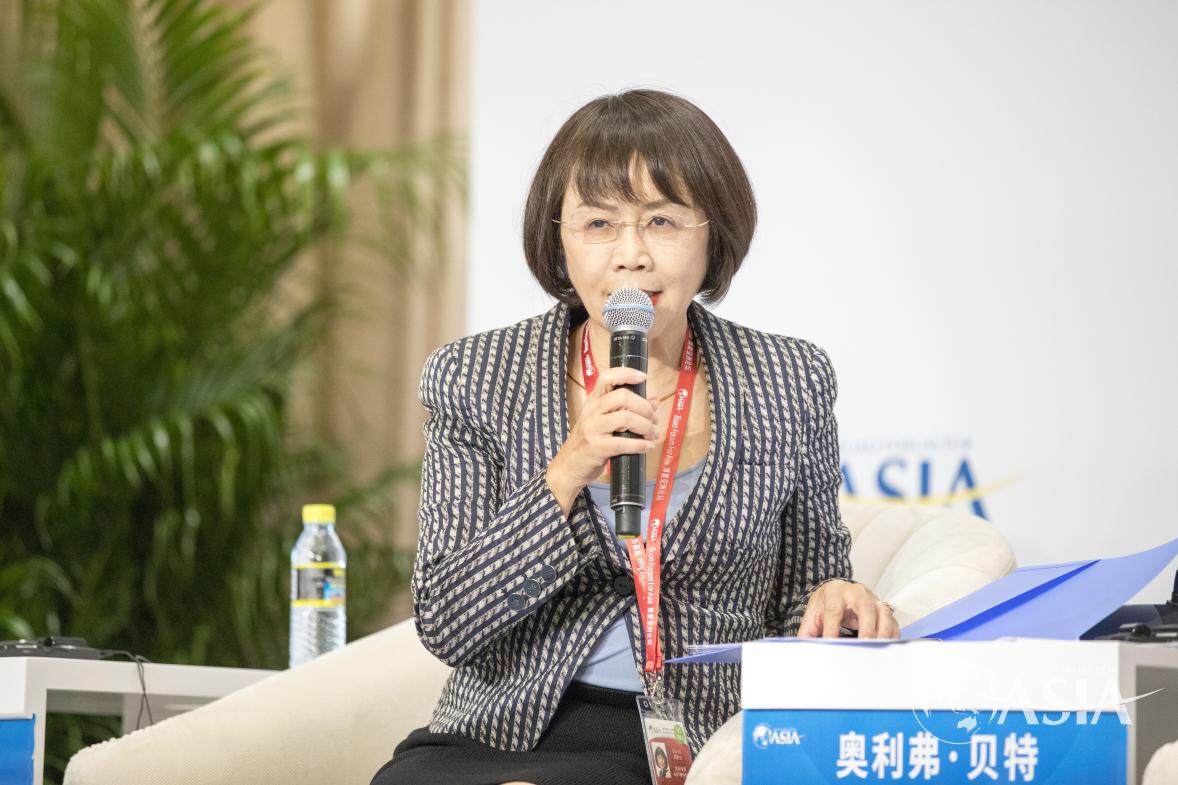HU Shuli（Publisher, Caixin Media）hosts The Financial Sector “Breaking Through”