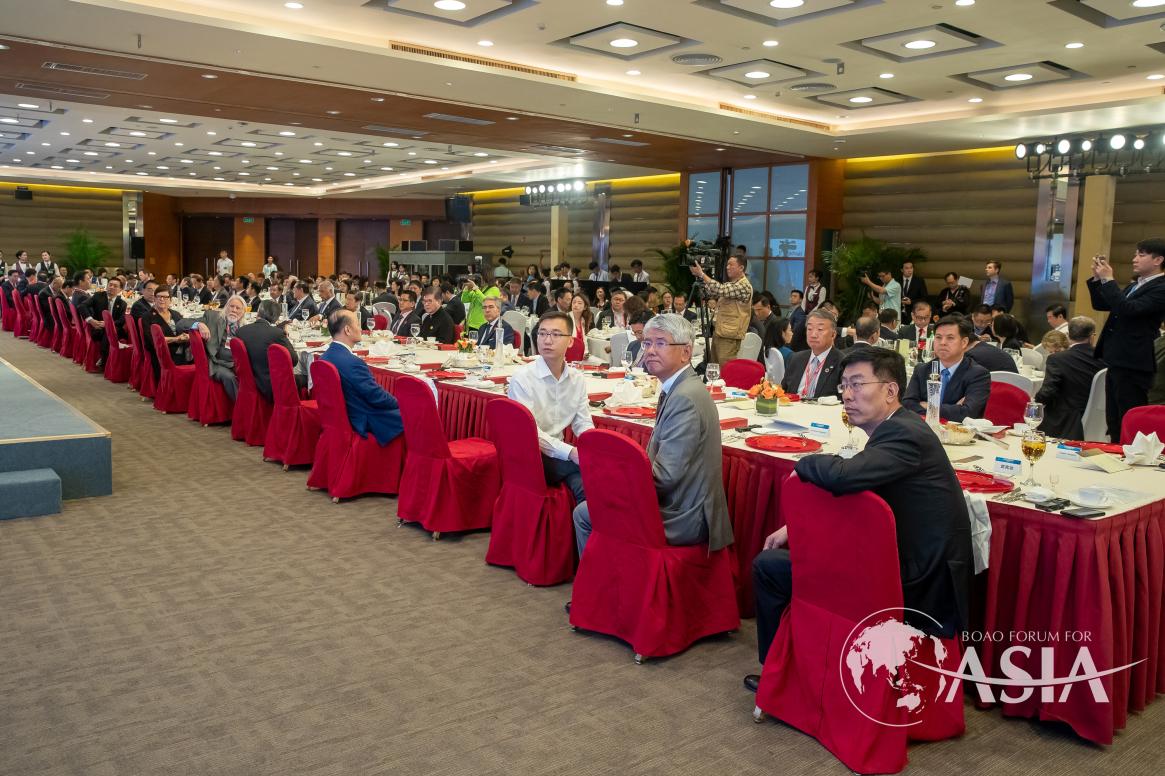 Dialogue with Guangzhou Municipal People‘s Government [scene2]