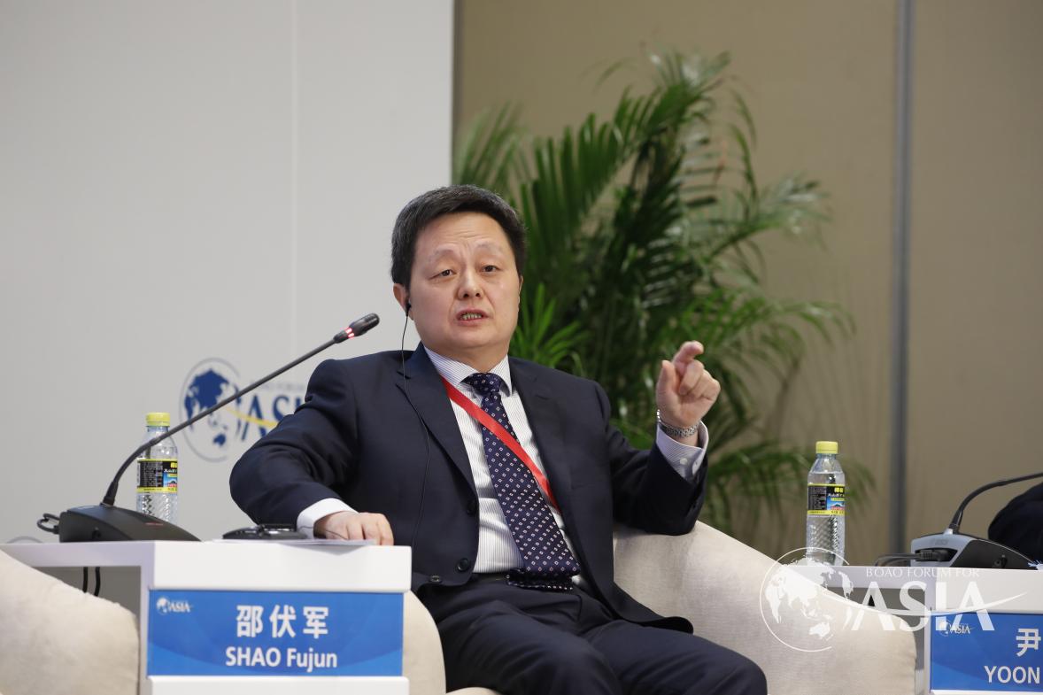 SHAO Fujun（Chairman, China UnionPay）speaks at Opportunities and Challenges Facing FinTech session