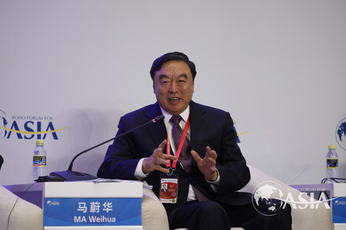 MA  Weihua（Chairman,  China  Entrepreneur  Club；  Former  Executive Director, China Merchants Bank）speaks at Opportunities and Challenges Facing FinTech session